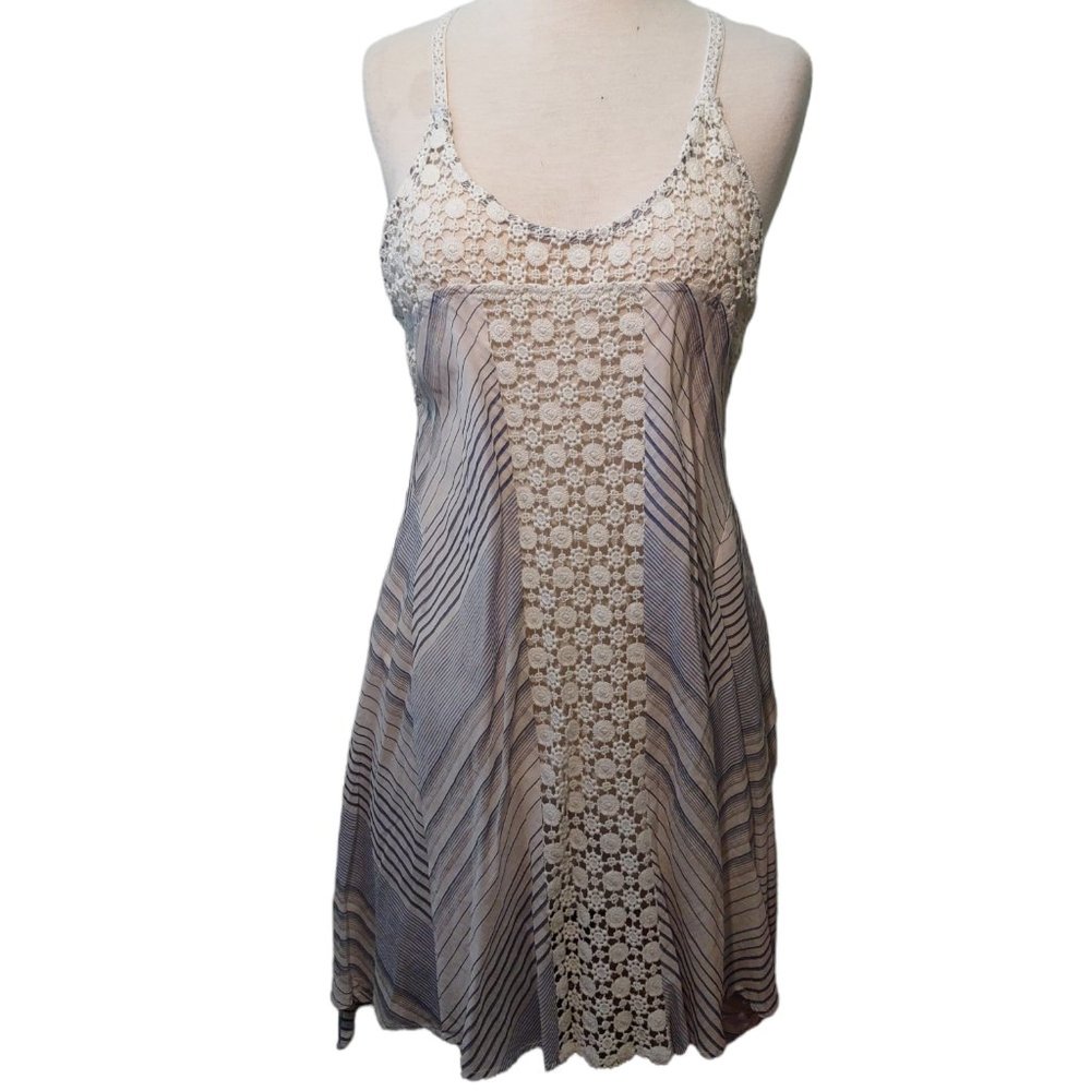 Hazel White/Lt. Blue Sleeveless Handkerchief Dress